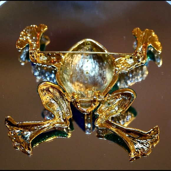Sparkly Rhinestone Costume Frog Brooch - Picture 4 of 8